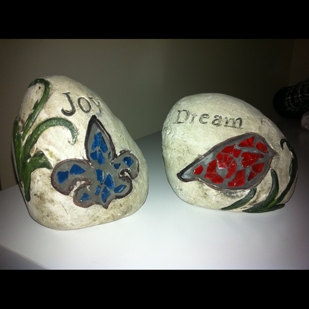$4/30 Set of Decorative Rocks 🎈